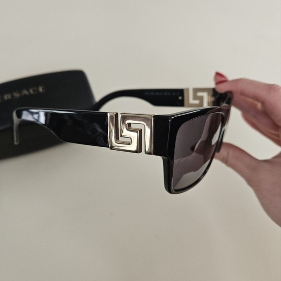 Versace Polorize Sunglass - Picture 2 of 10